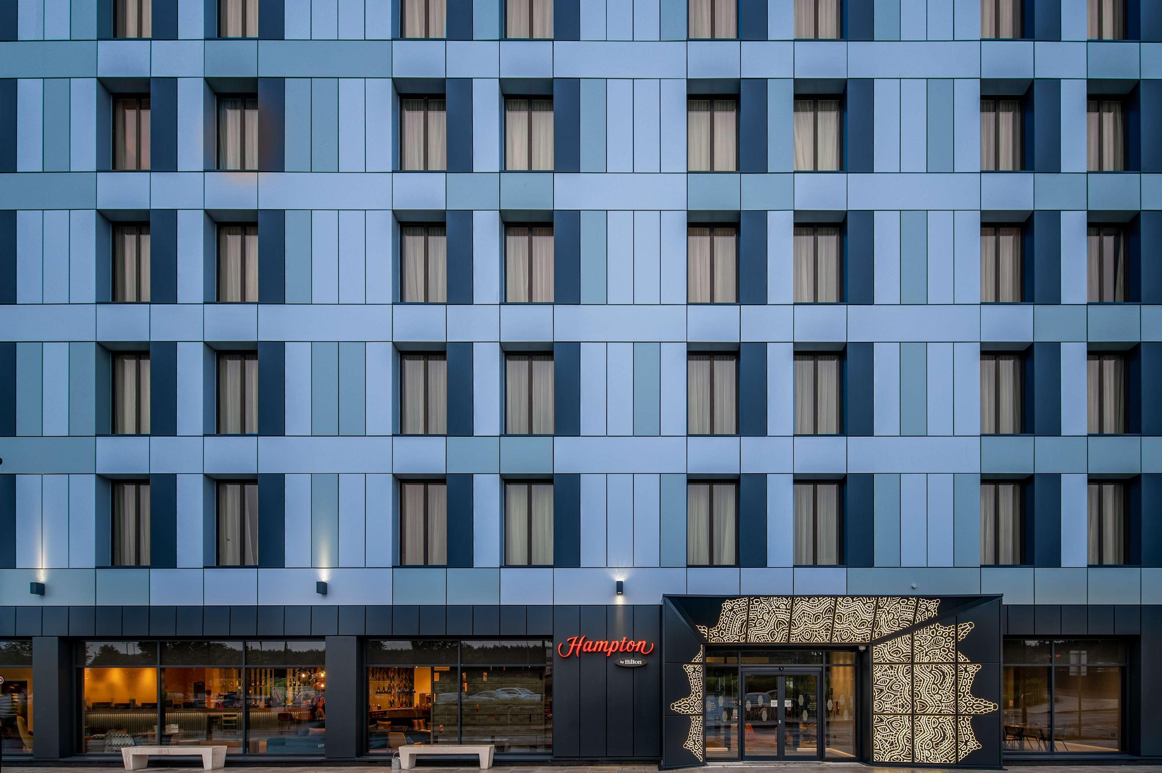 Hampton By Hilton High Wycombe Hotel Exterior photo